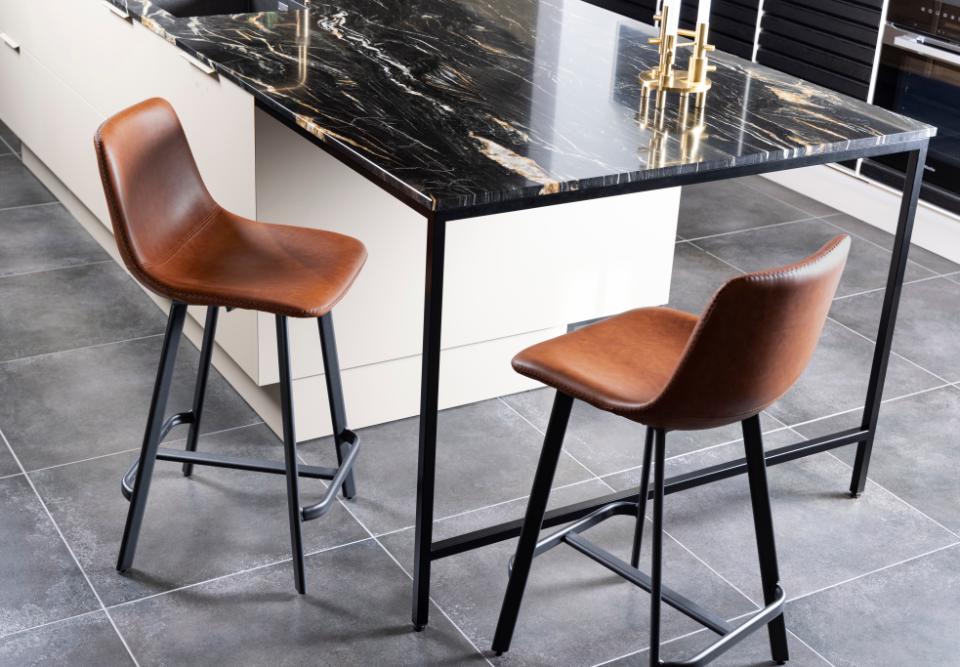 Bar Stool East Thun | size: Width: 46cm, Height: 91cm, Depth: 50cm | color: Brown/Black | image: 10 | variant: 1005744