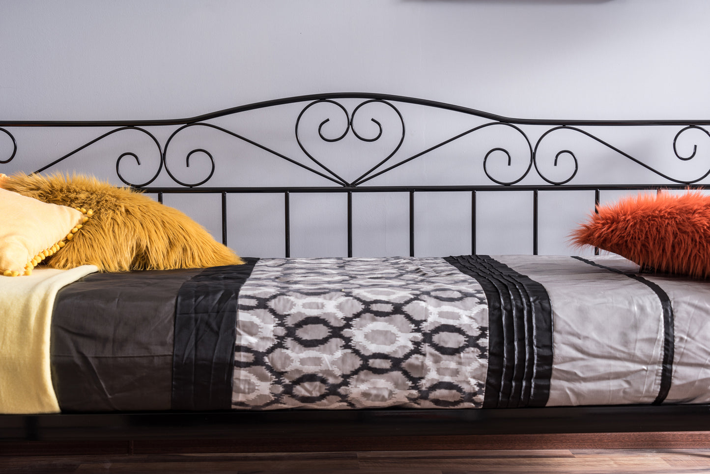 Single Bed Wickford | size: Length: 208cm, Width: 96cm, Height: 100cm | color: Black | image: 4 | variant: 1004575