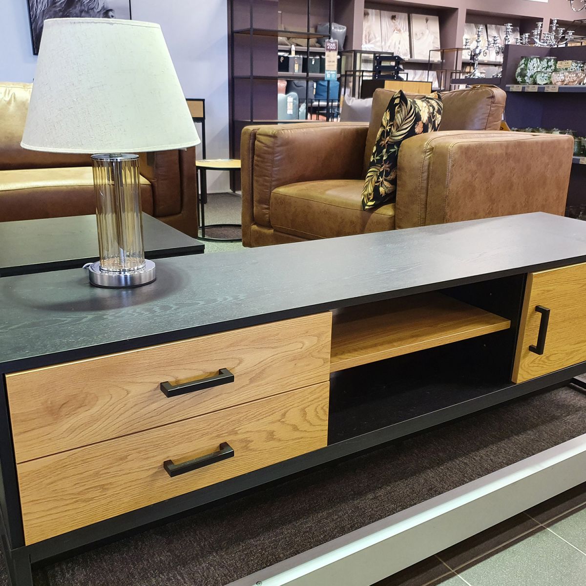 TV Table East Falmouth | size: Length: 40cm, Width: 160cm, Height: 50cm | color: Black/Oak | image: 9 | variant: 1005688