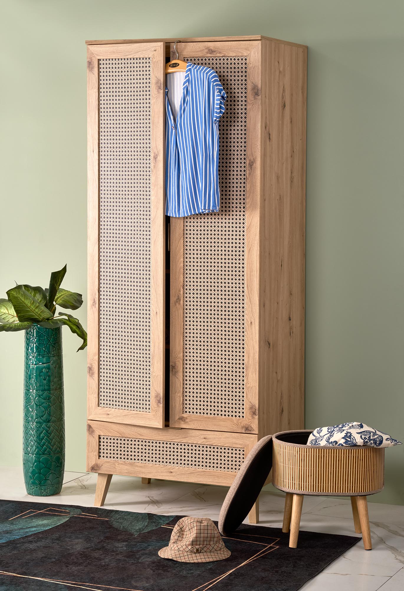 Closet Borneo 1 | size: Width: 80cm, Height: 200cm, Depth: 57cm | color: Black/Oak | image: 2 | variant: 1012969