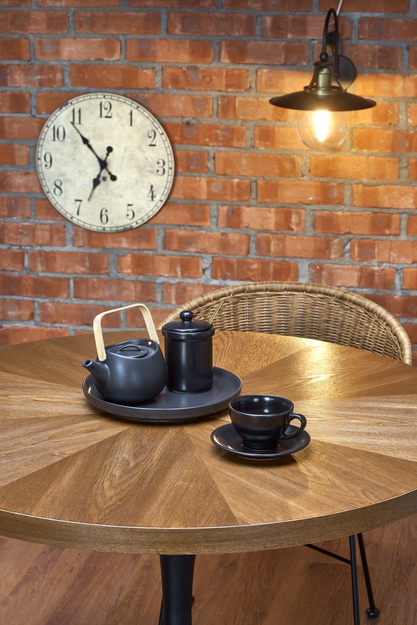 Kitchen Table Carmelo | size: Length: 100cm, Width: 100cm, Height: 75cm, Diameter: 100cm | color: Black/Walnut | image: 8 | variant: 1011231