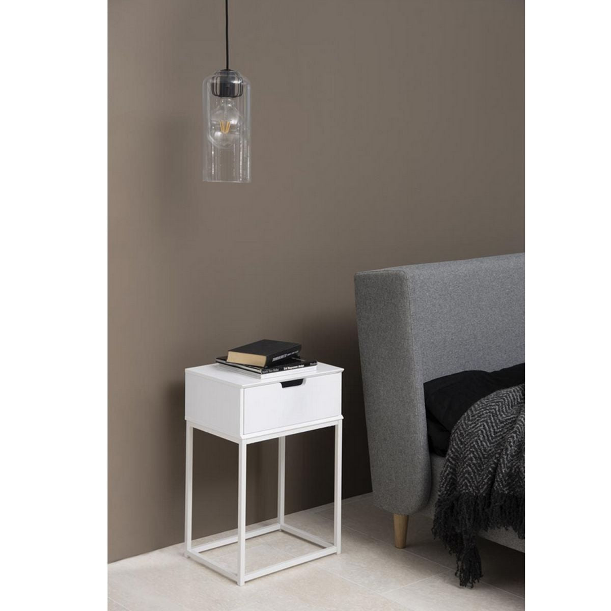 Nightstand Oakham | size: Width: 40cm, Height: 61.5cm, Depth: 30cm | color: White | image: 1 | variant: 1000303