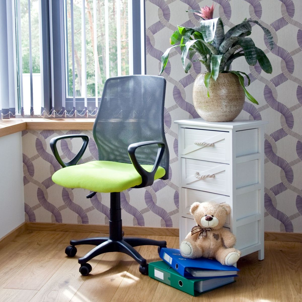 Office Chair Carmarthen | size: Width: 58cm, Height: 90-102cm, Depth: 59cm | color: Black/Green | image: 2 | variant: 1001251
