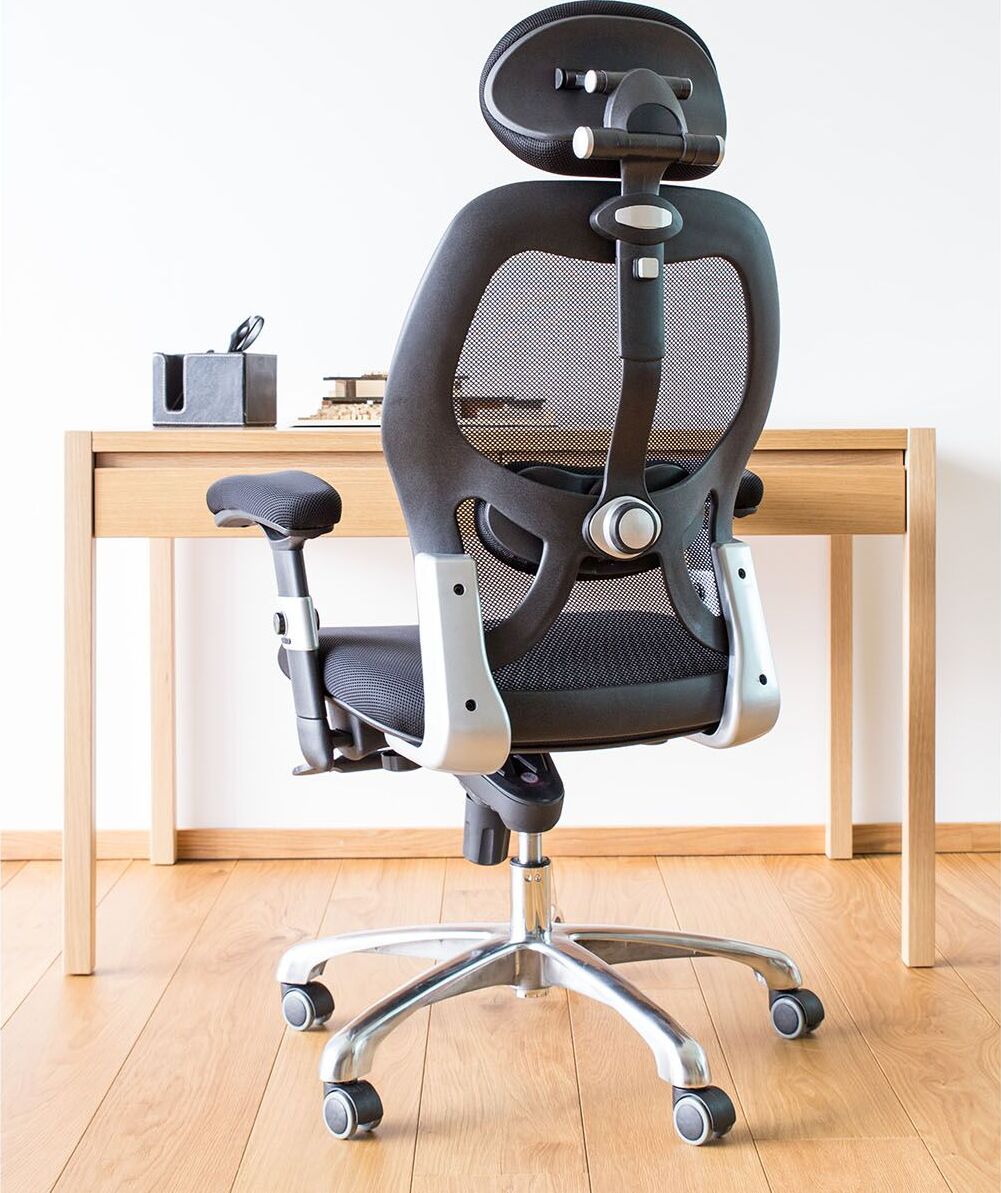 Office Chair East Selfoss | size: Width: 67cm, Height: 116-126cm, Depth: 62cm | color: Black | image: 3 | variant: 1005931